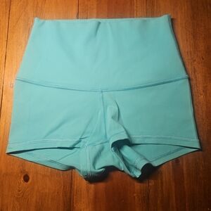 Lululemon High-Rise Short Shorts Turquoise Aquamarine Color Size 6
